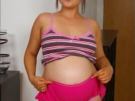 My Pregnant Niece Candy Showcases Her Bod