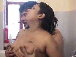Indian chick gave a blowjob in the bathroom