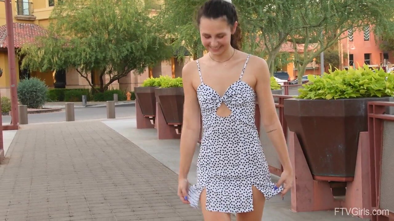 Homemade Tits porn video – Exquisite amateur hottie poses nude outdoors