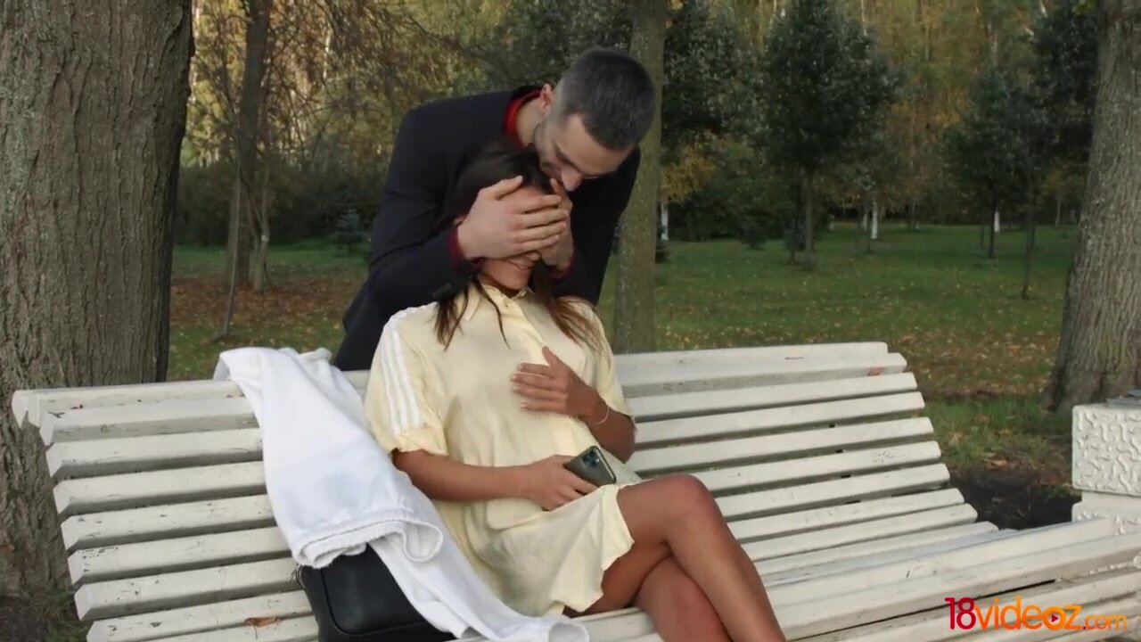 Teen with fake boobs fucked on the first date