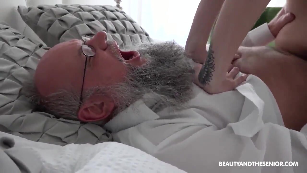 Teen with playful eyes gets penetrated by the geezer