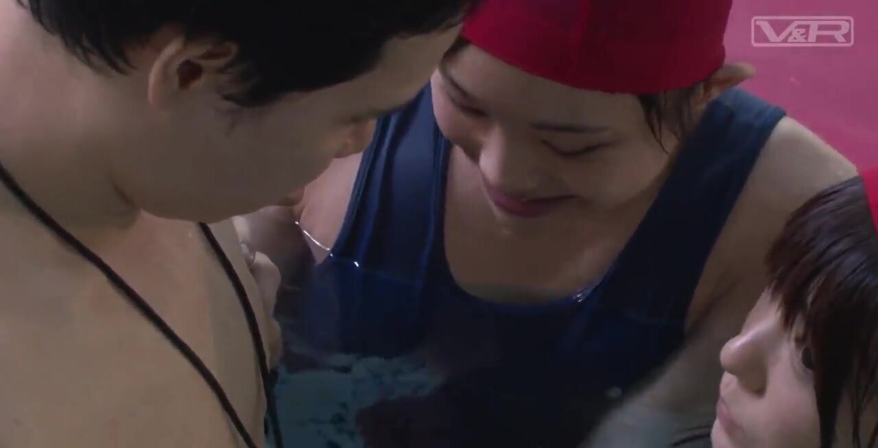 Japanese schoolgirls polish dick under the water
