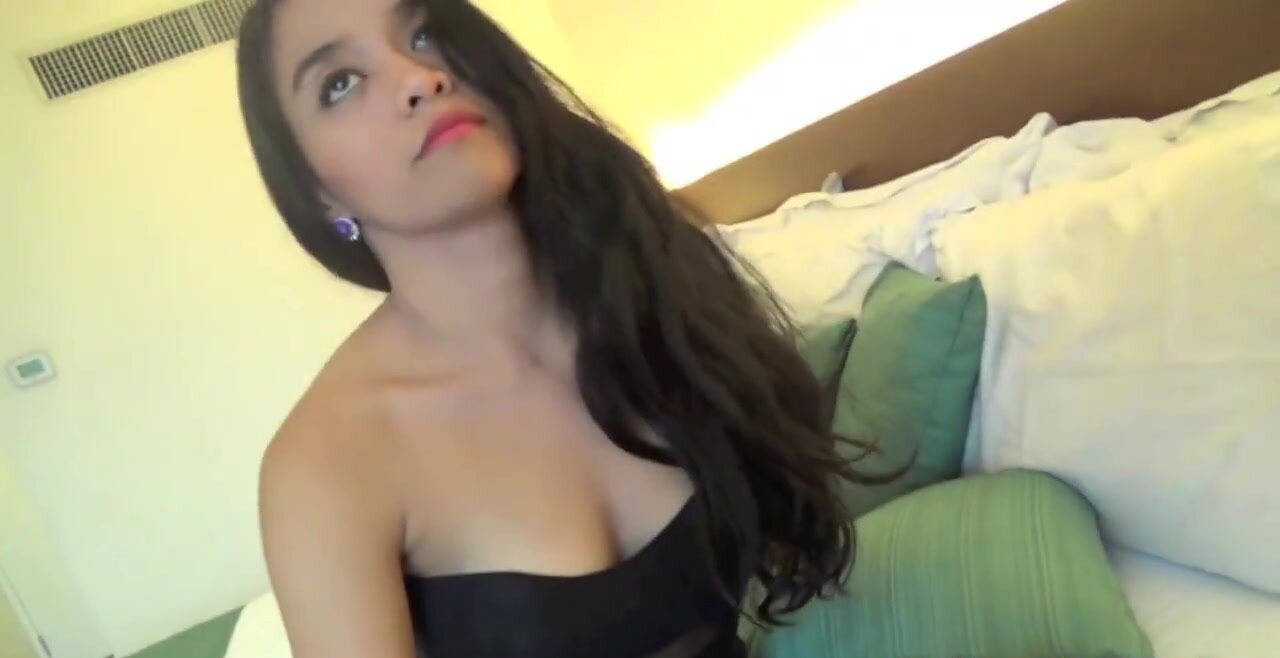 Tiny Asian whore gets trimmed twat stuffed with dick