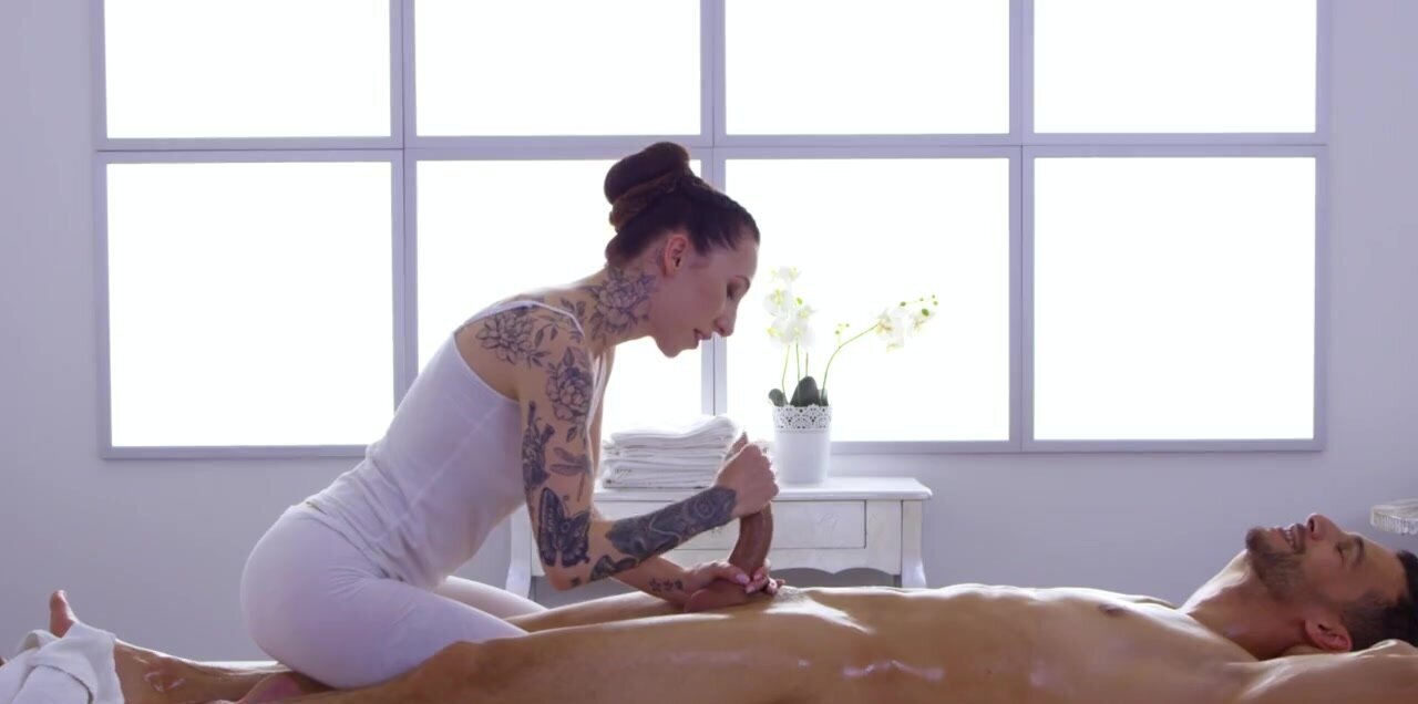 Guy covers masseuse