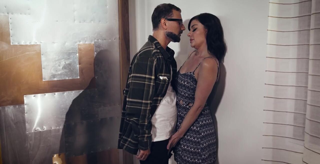 Cigarette porn video – Dirty whore has sex with her cunning commandant