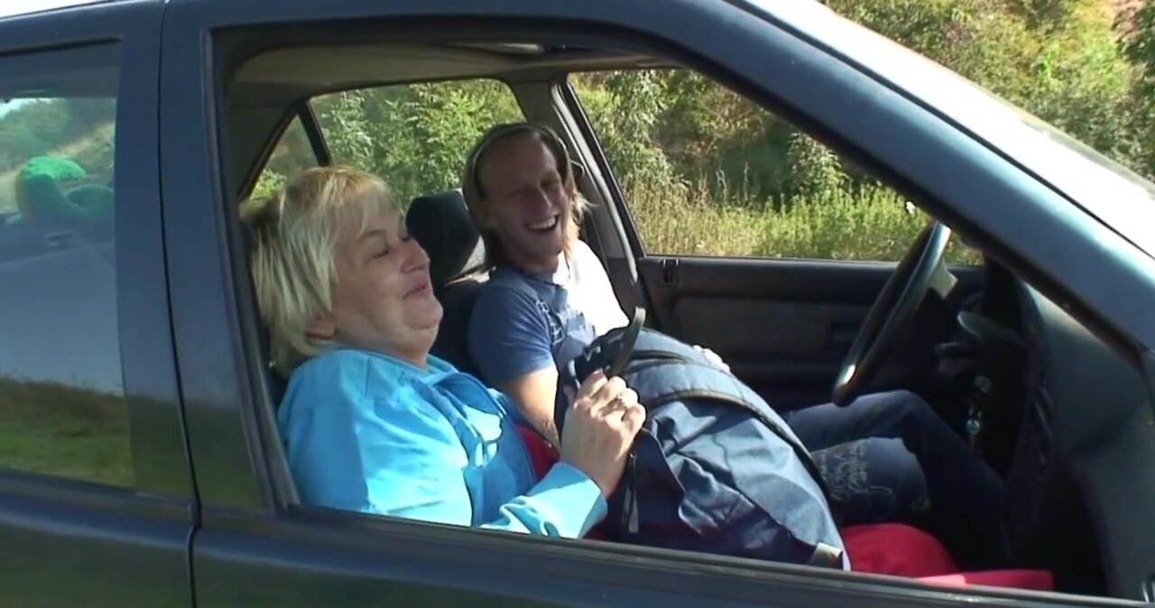 Driver is very kind and granny thanks him with sex