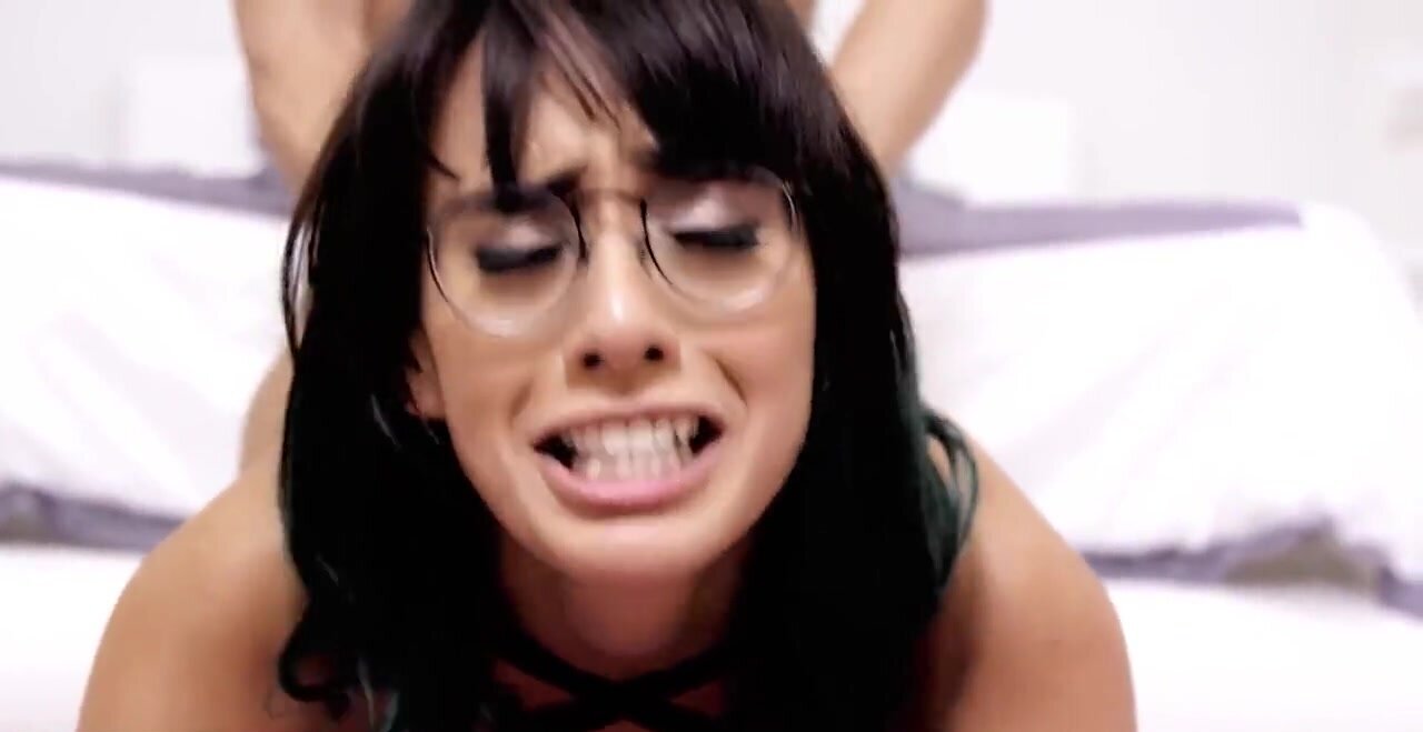 Nerdy brunette fucked in pussy on the fluffy carpet