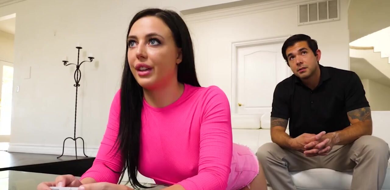 Sex with man ends with cum on belly for the MILF