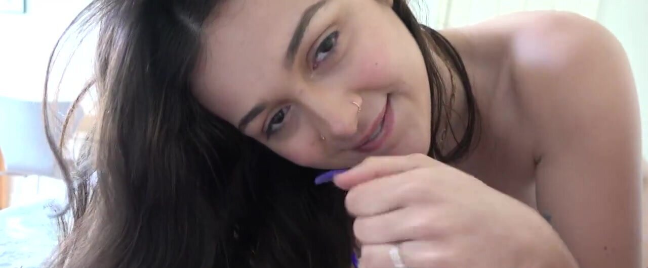 Amateur brunette worship cock using mouth and feet