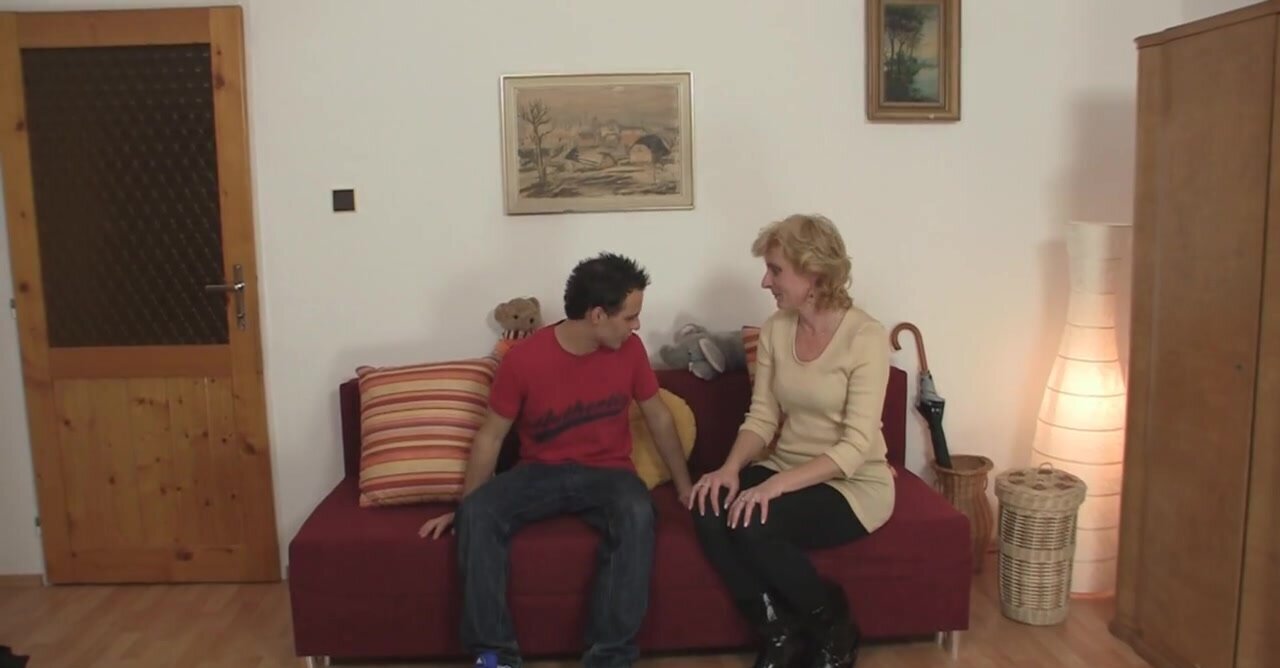 Mature gets drilled by younger guy on the couch