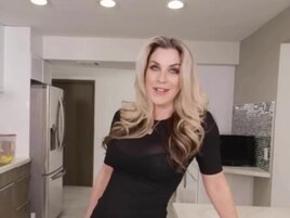 Stud stretches busty blonde cougar in the kitchen