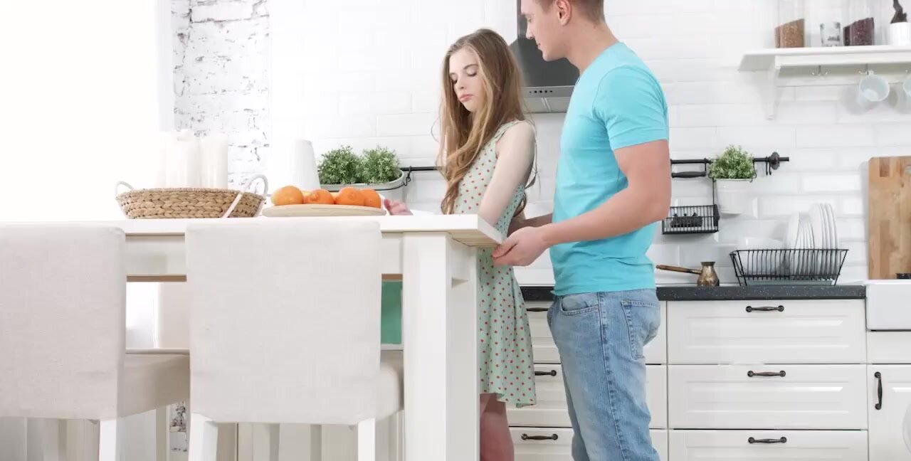 Naive babe hooks up with the cunning boy