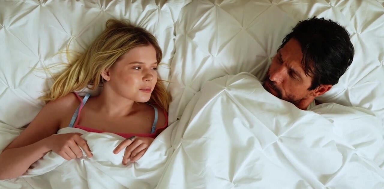 Dude sticks thick cock into daughter