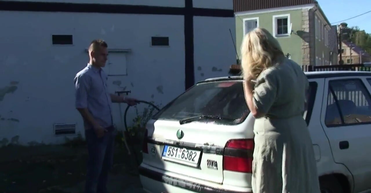 Unfaithful guy fucks girlfriend