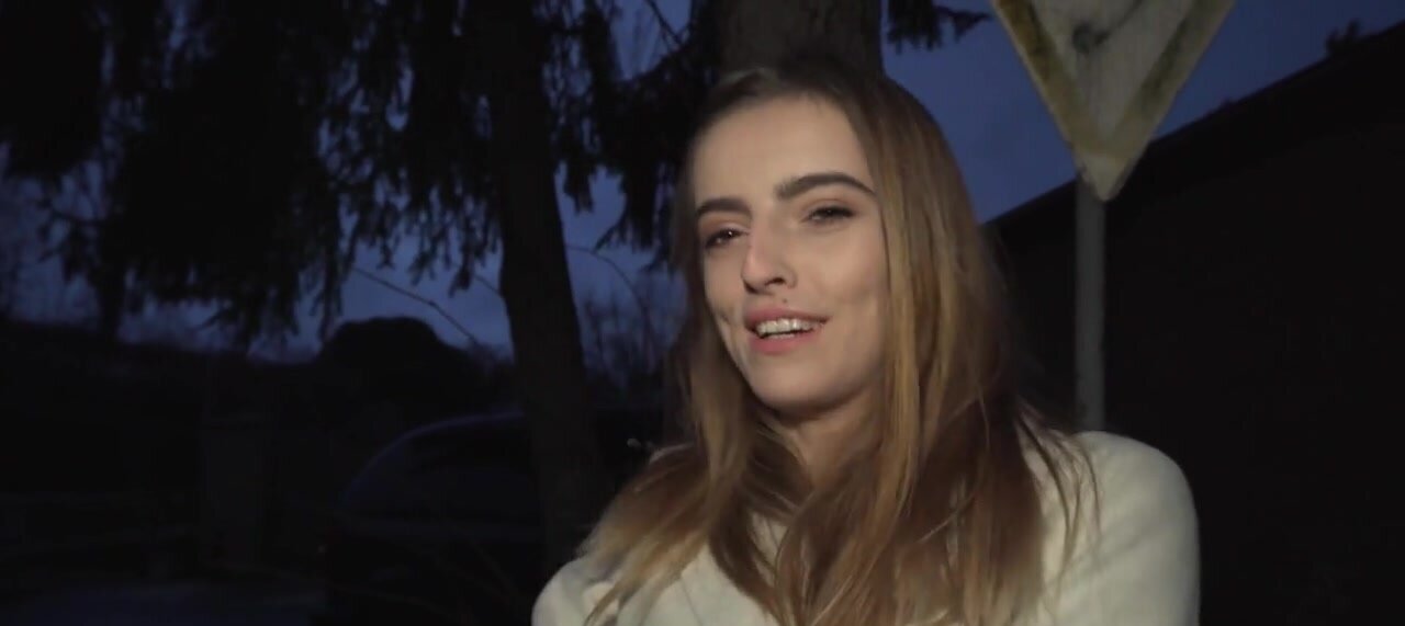 Sunset sex with a skinny girl from France that wants dicks