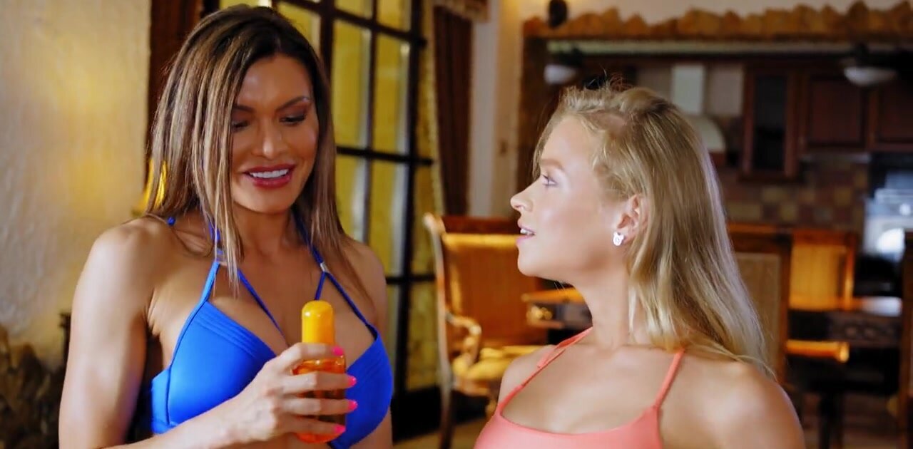 Kitana Lure receives pleasure from the tongue of Calibri Angel
