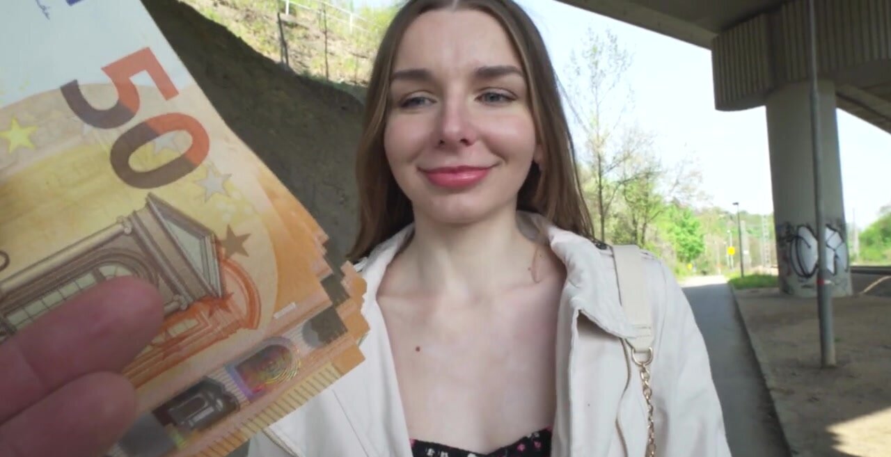 Ukranian model is paid to have sex in POV with the agent