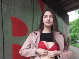 Picking up a college babe outdoors and paying her for POV sex