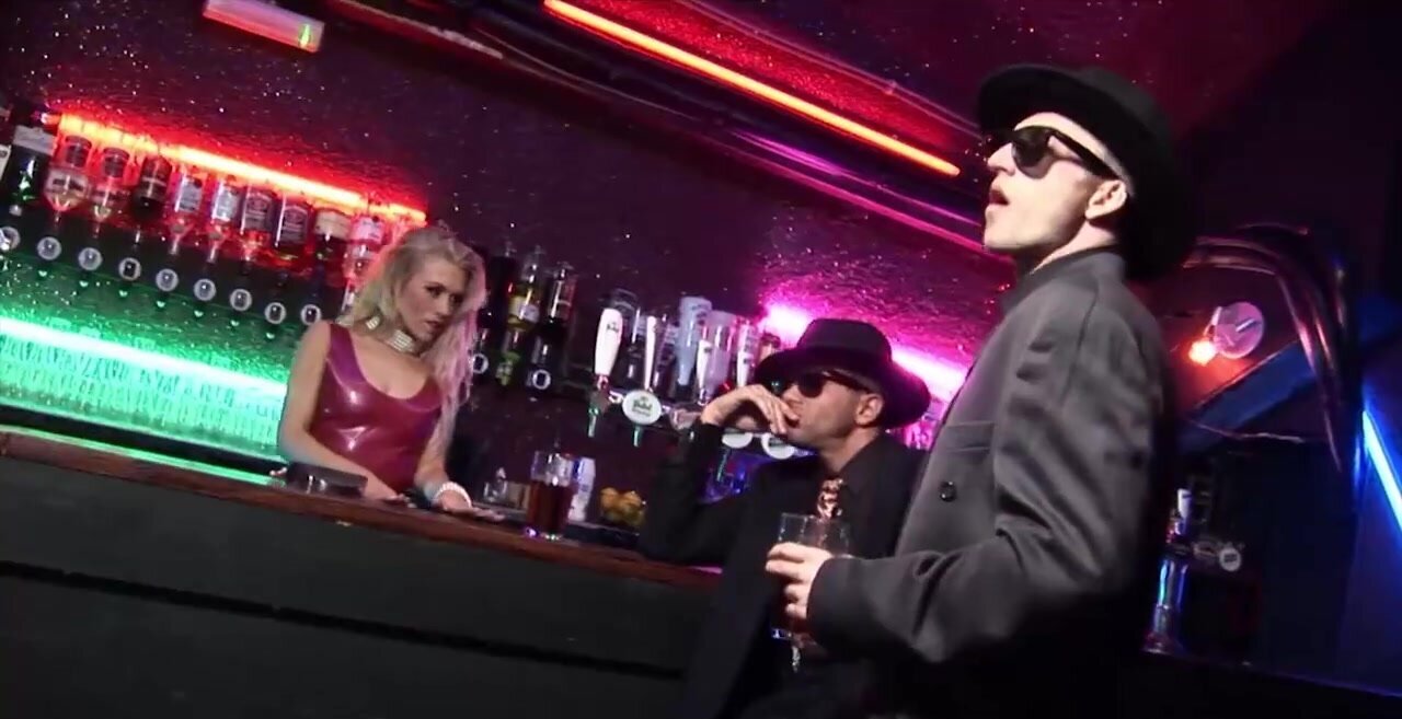 A lot of screwing for horny women in the night club