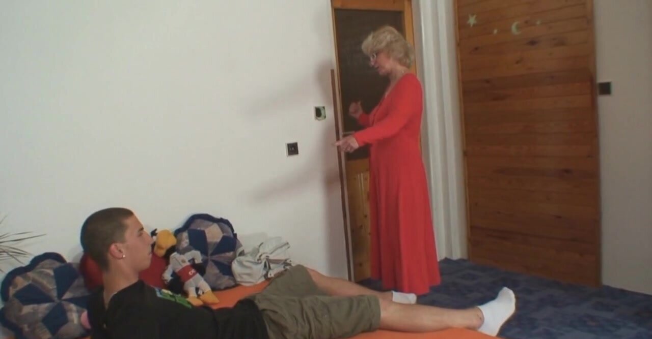 Mommy with a sexy body enjoying hardcore loving here