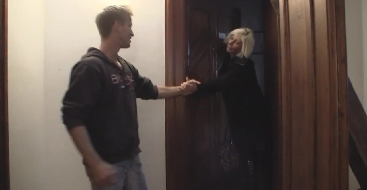 Mature blonde woman invites the young neighbour for sex