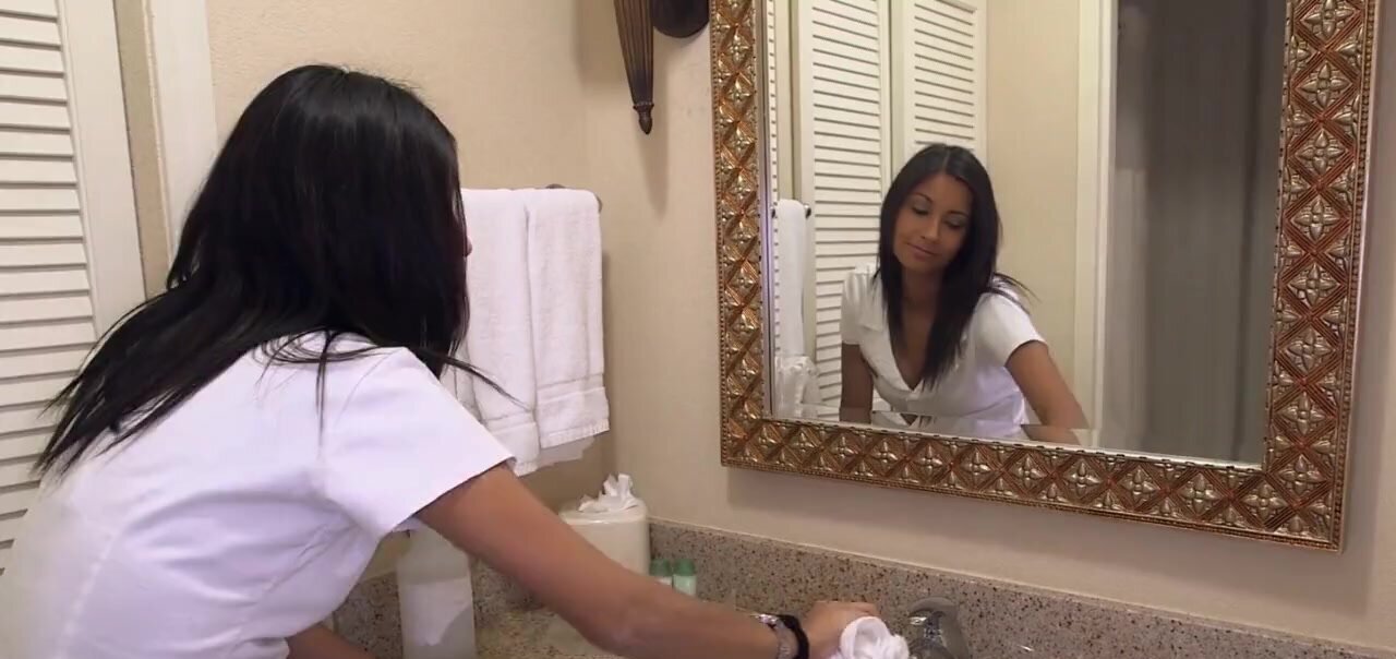 Jade Jantzen is th sexiest maid Peter Green could find
