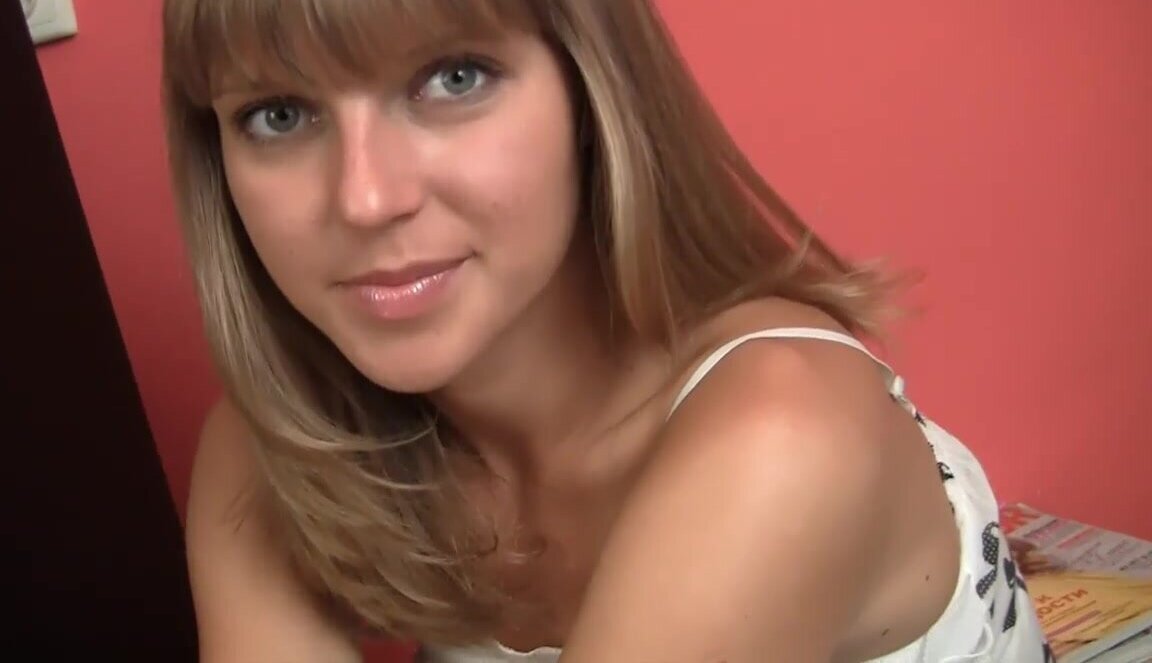 European girl loves showing off her phenomenal physique