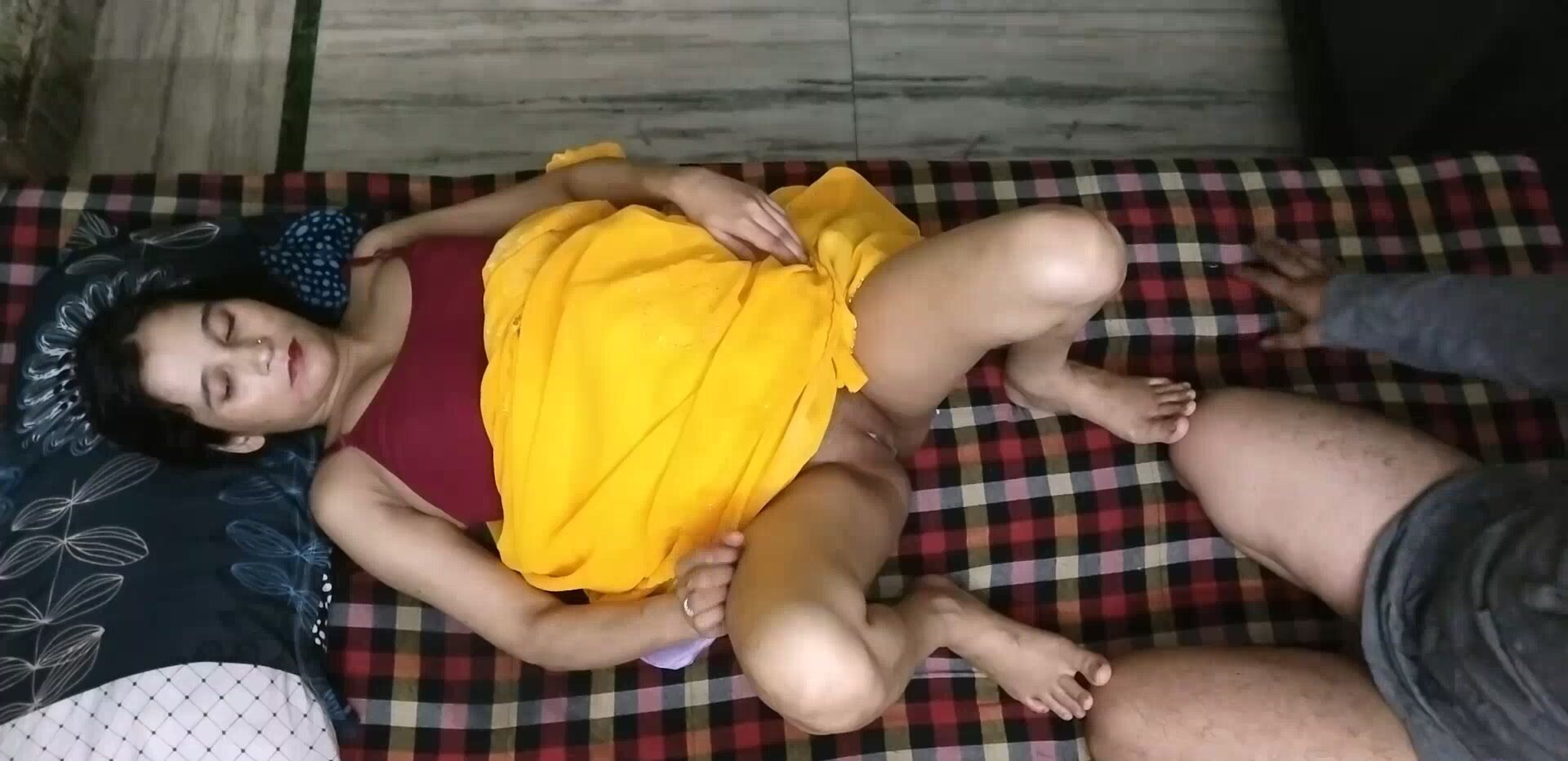Rough screwing for the amateur housewife by her hubby