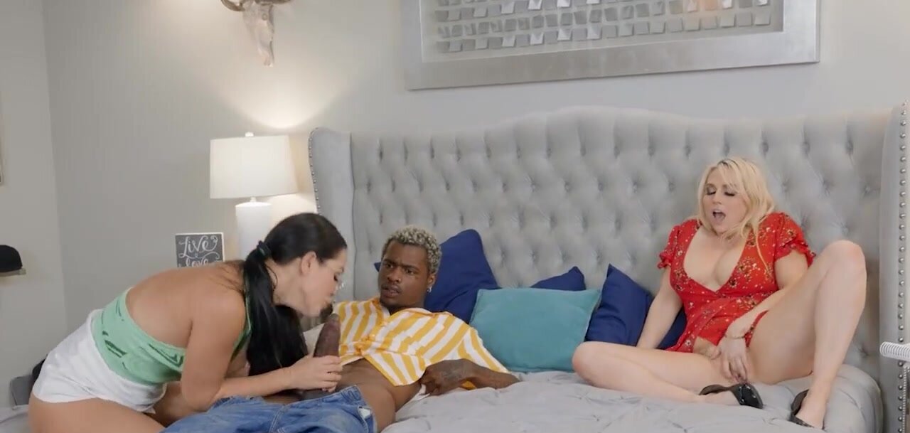Christie Stevens and Alina Lopez fighting for cum condom