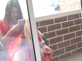 Bhabhi bang showing a really pretty Indian girl that cums