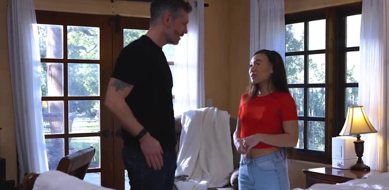 Reality Junkies porn video – Tiny girl with a real crush gets crushed by a horny dude