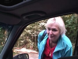 Hitchhiking mature getting her twat banged brutally too