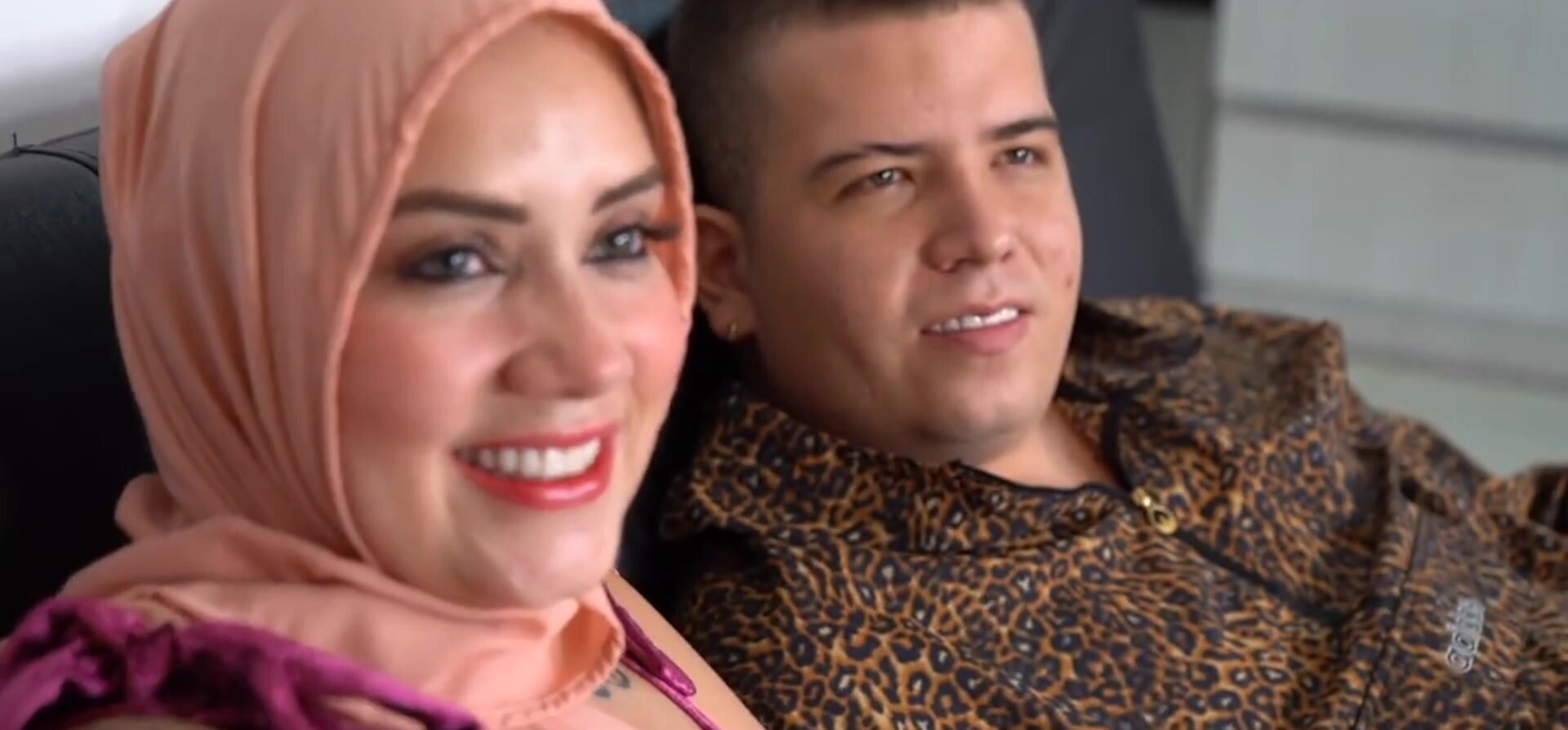 Cheating Muslim woman wears a hijab and hides from her man - ZB Porn