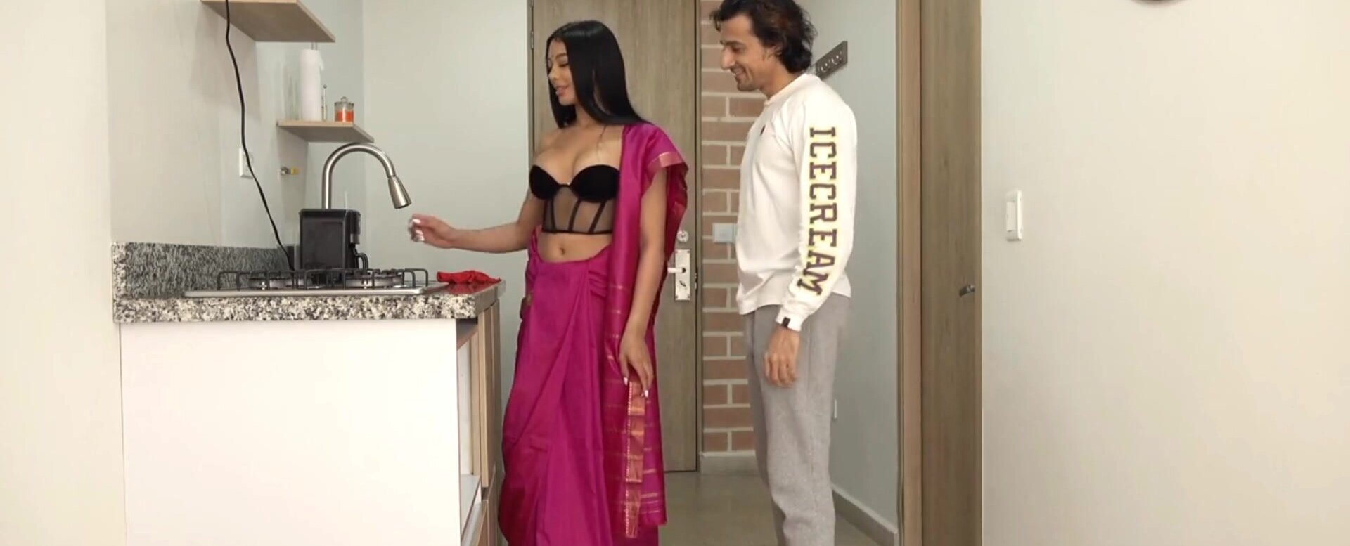 Bengali mommy shows her nice boobs to seduce her stepson