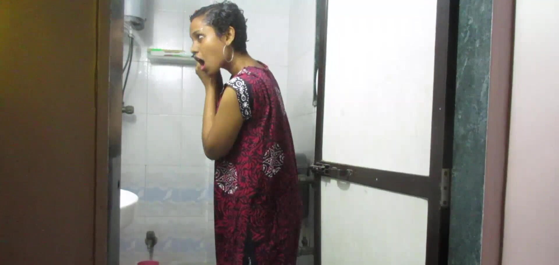 Skinny Indian with short hair puts on a solo show