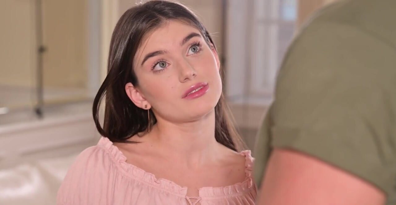 Stefany Kyler is facialized after making love with her man