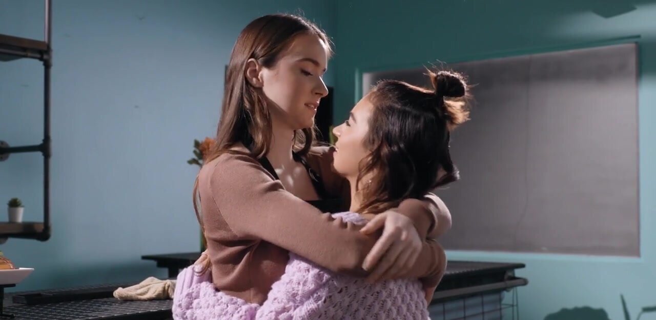 Two girls are going to fuck each other in a public spot