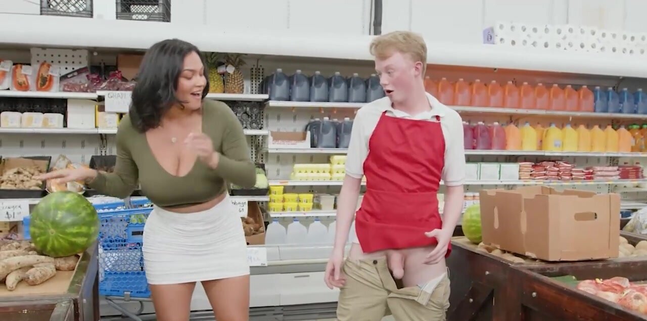 Nothing hotter than fucking in a very public spot