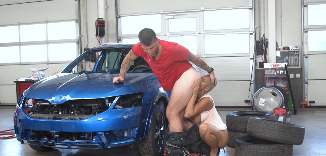 Short hair hottie eating this mechanic