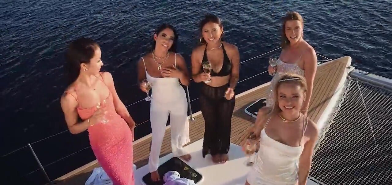 Bang at sea with girls who worship dick all the way