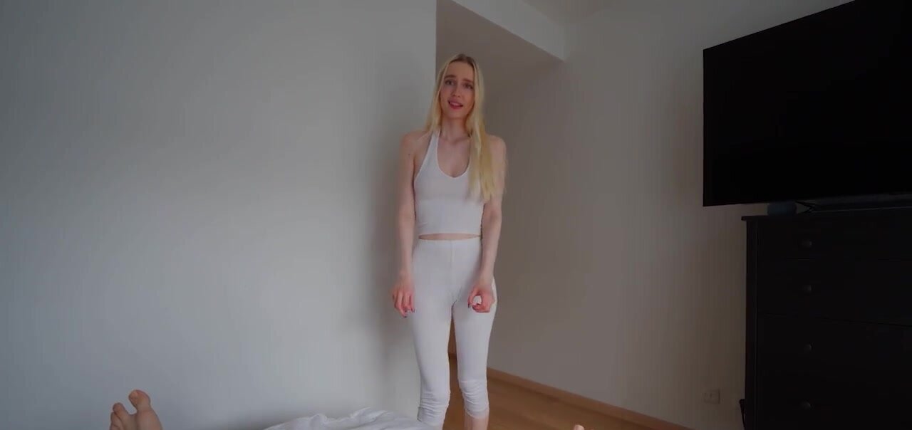 Shinaryen uses her great feet to make you scream