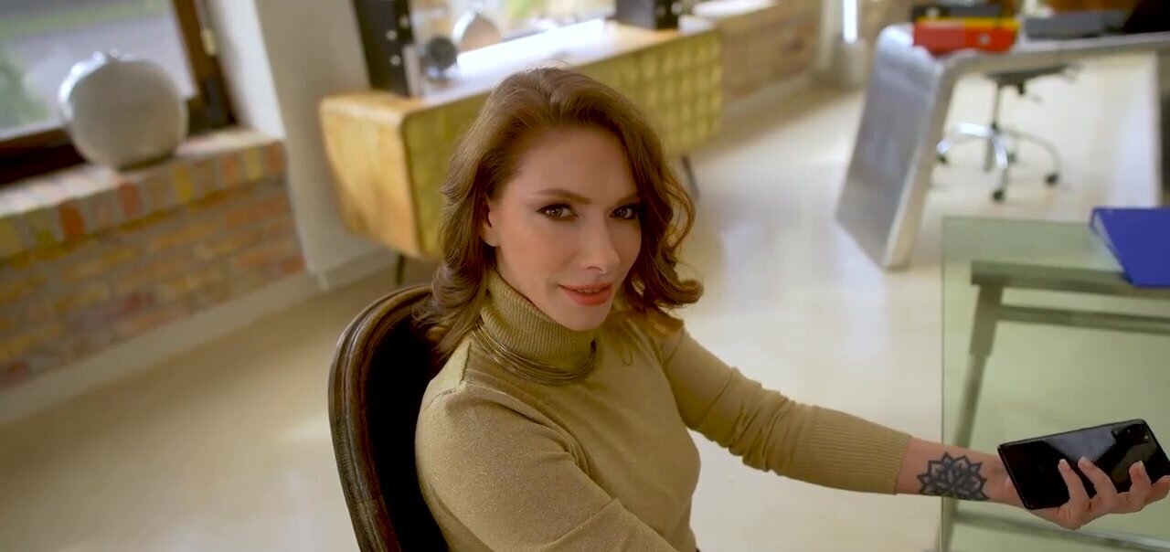 Office affair with a girl who wants to taste that dick