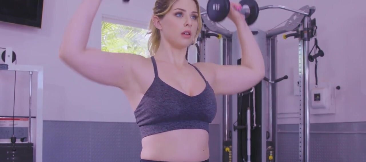 Gaby Ortega, Amber Moore, Khloe Kingsley, and more get SWEATY