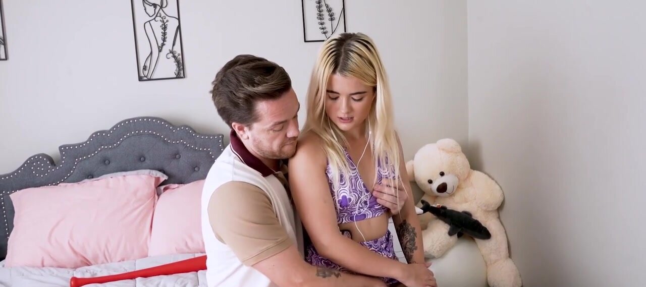 Babysitter beauty wants to get her wet pussy filled up