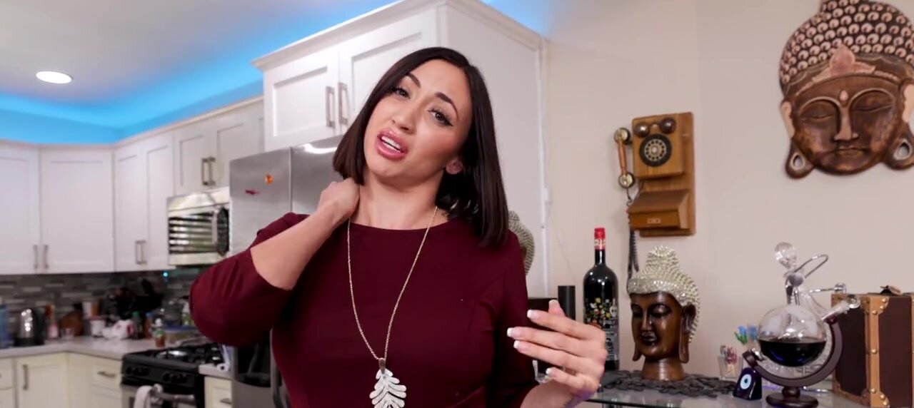 Christmas fuck with kinky stepmother who needs dick