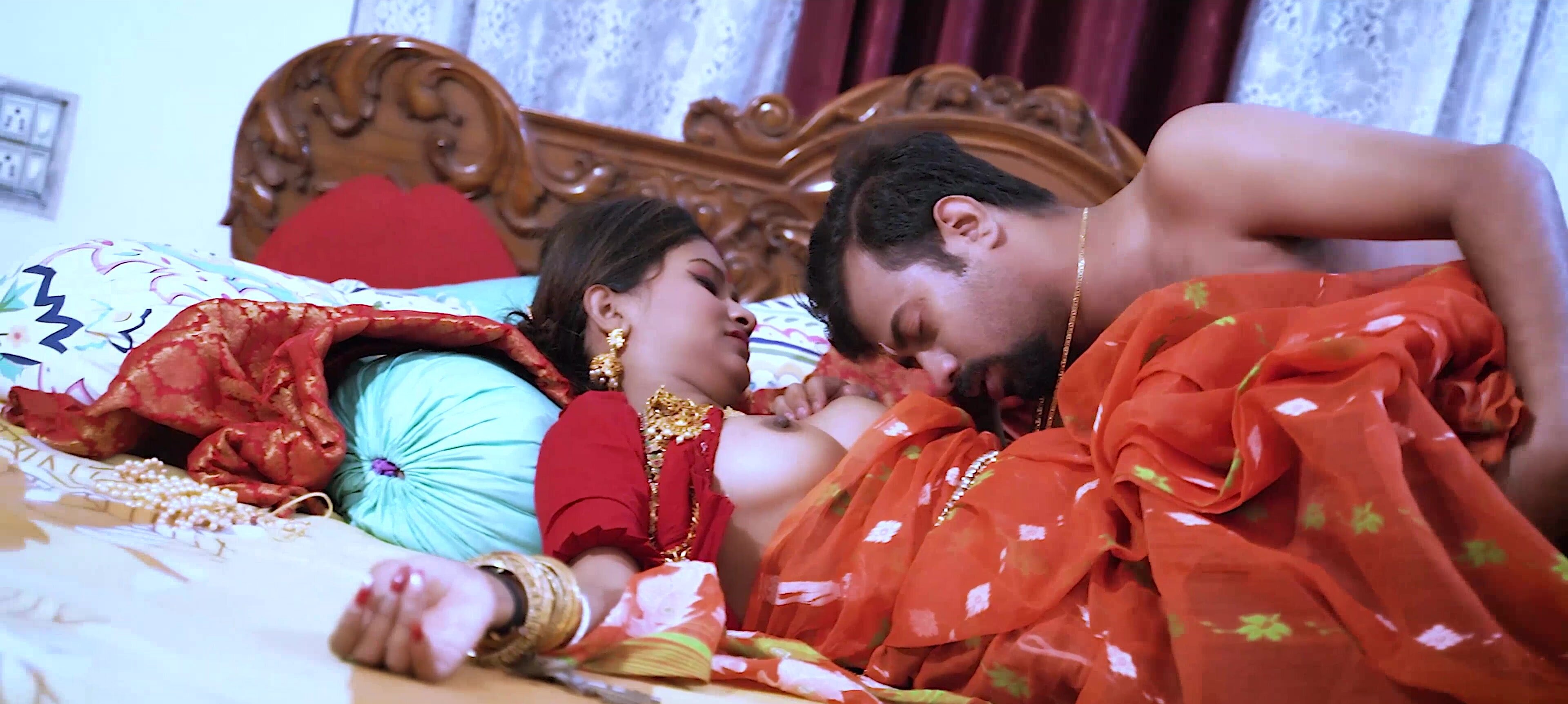 Thick woman from India is getting fucked on her honeymoon