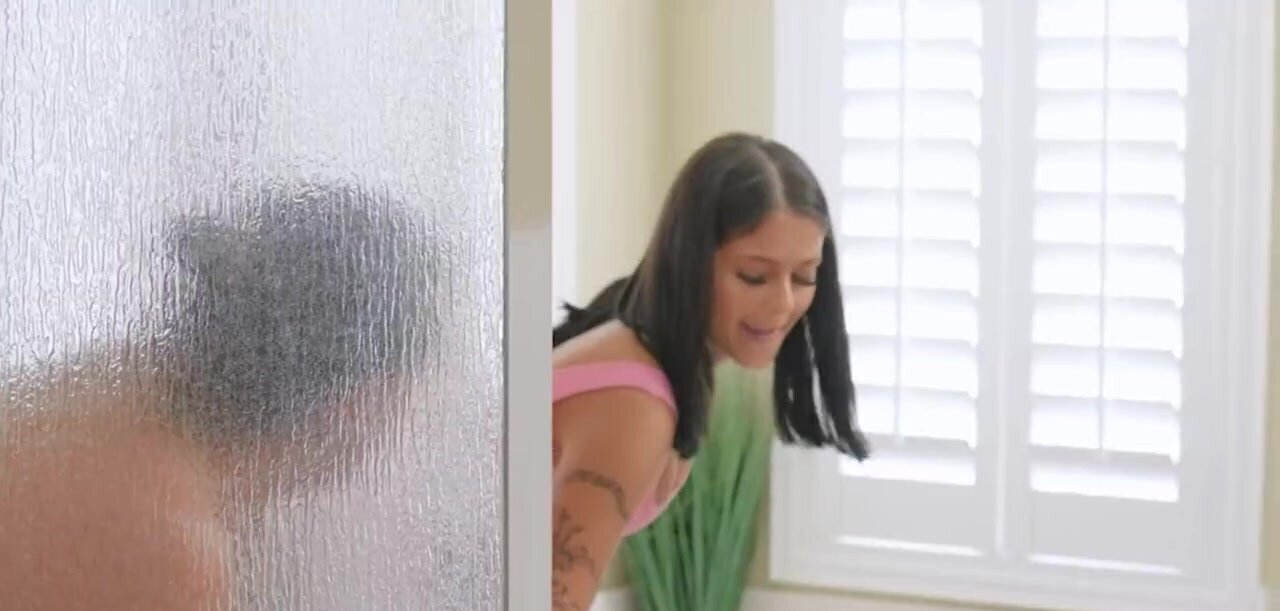 Ryan Reid has sexy tattoos and gets fucked deep and hard