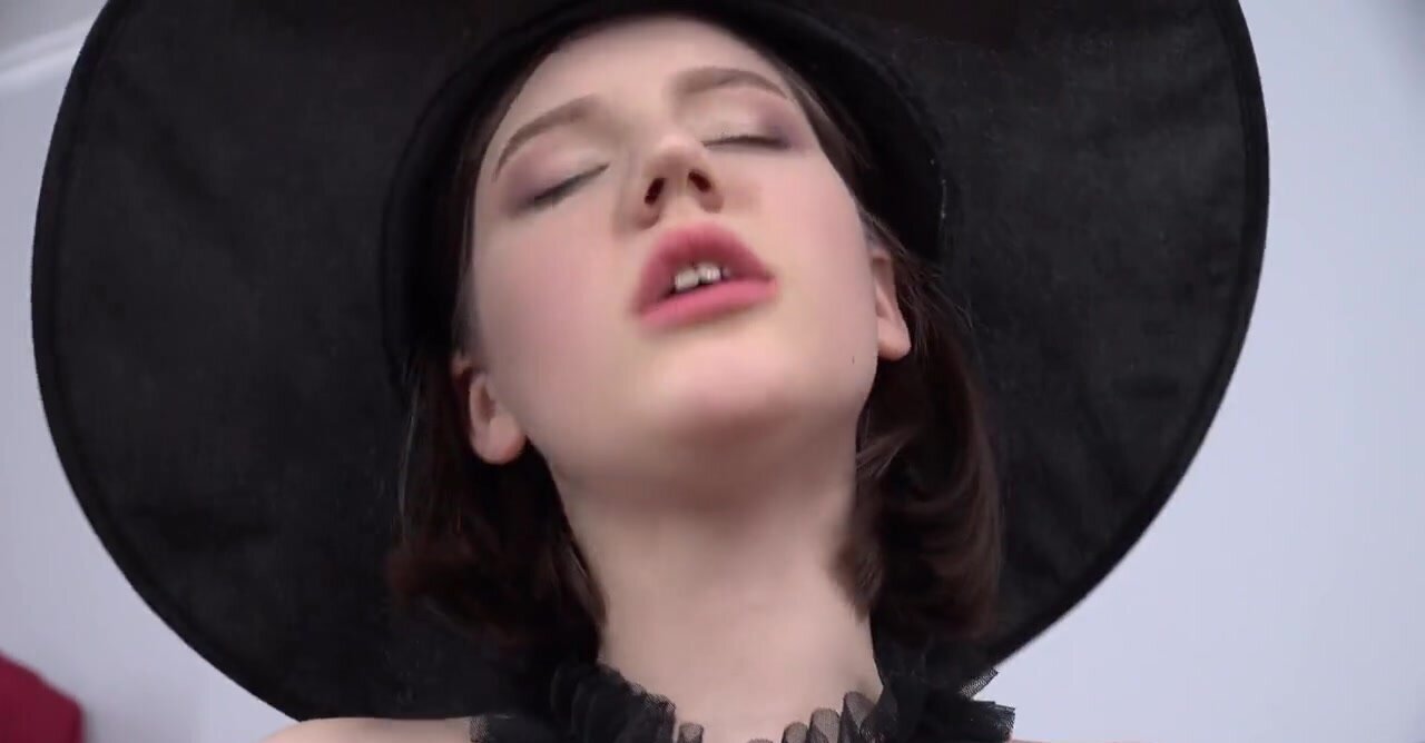 Halloween themed anal fuck with a spooky brunette babe