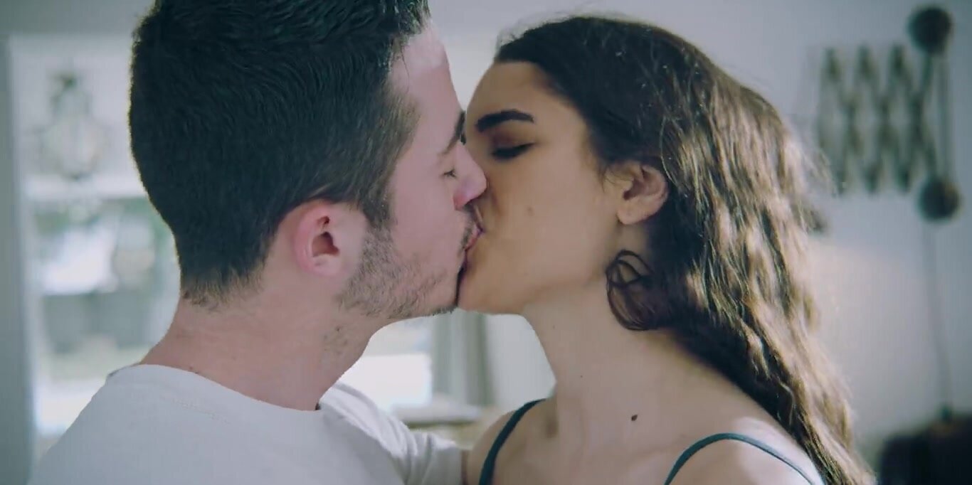 Candie Luciani is going to get kinky with a hard cock