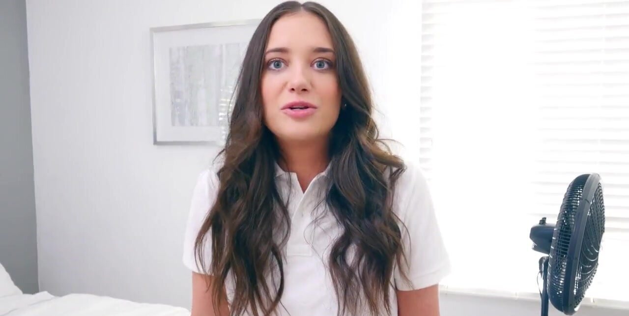 Ass comparison video showing Gia Paige and Lana Rhoades